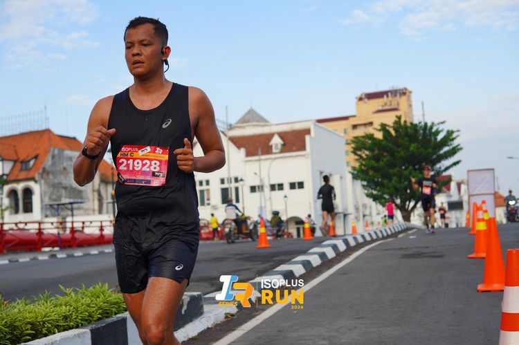 Race photo from Isoplus Run 2024 Surabaya