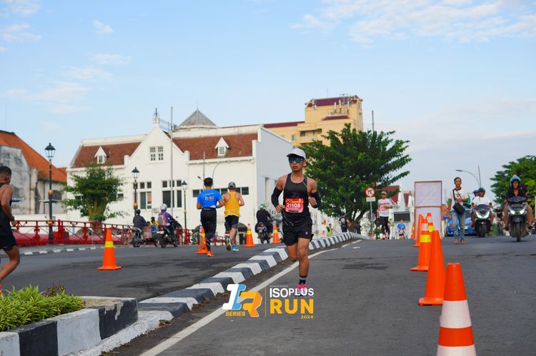 Race photo from Isoplus Run 2024 Surabaya