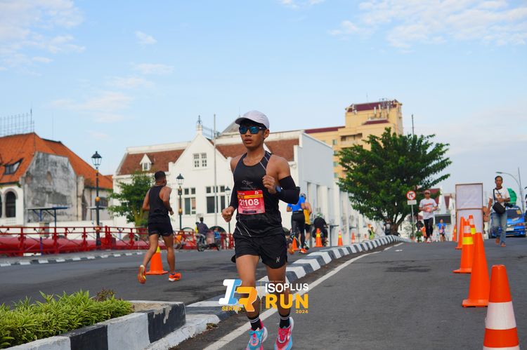 Race photo from Isoplus Run 2024 Surabaya