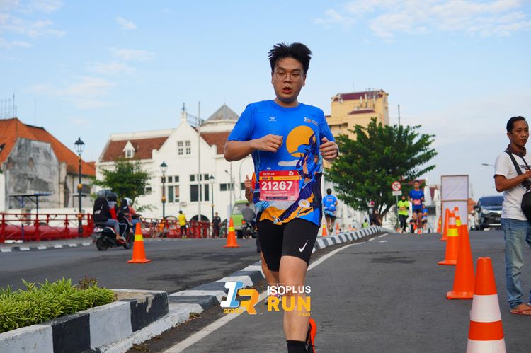 Race photo from Isoplus Run 2024 Surabaya