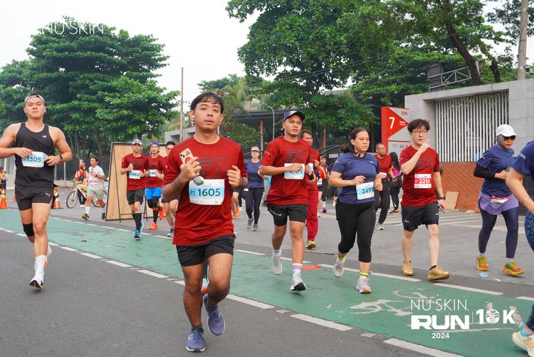 Race photo from Nu Skin Run 10K
