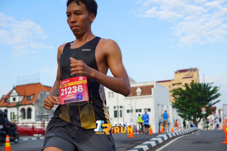 Race photo from Isoplus Run 2024 Surabaya