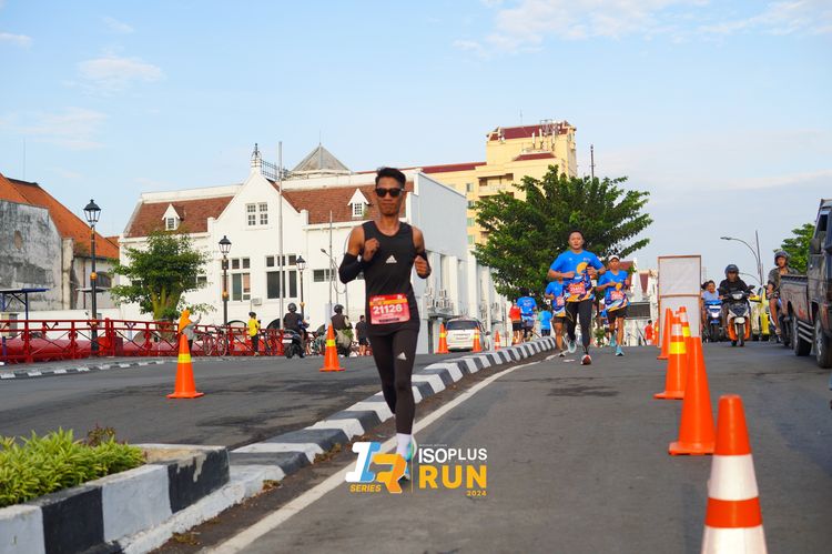 Race photo from Isoplus Run 2024 Surabaya