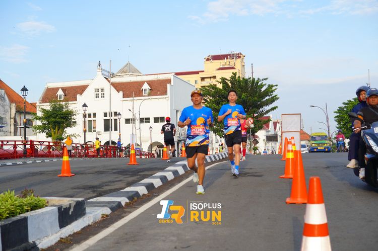 Race photo from Isoplus Run 2024 Surabaya