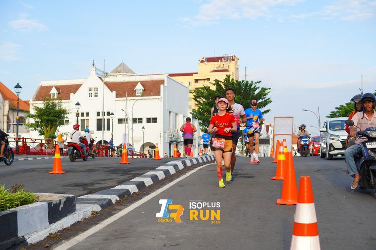 Race photo from Isoplus Run 2024 Surabaya