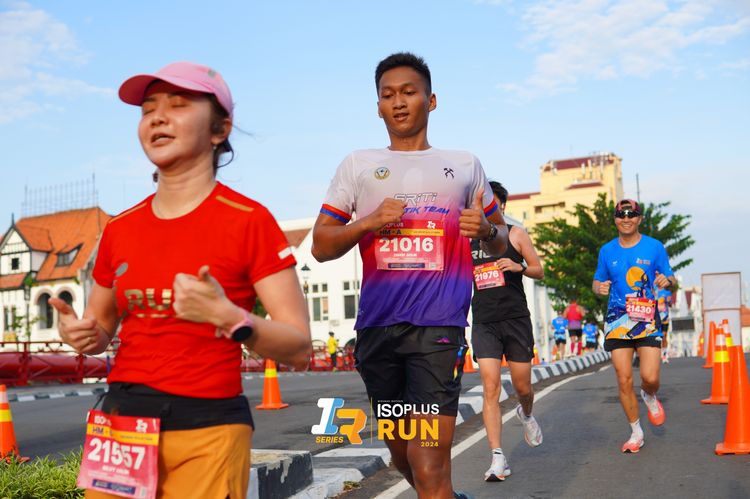 Race photo from Isoplus Run 2024 Surabaya