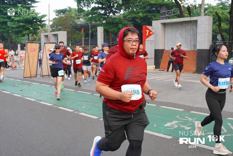 Race photo from Nu Skin Run 10K
