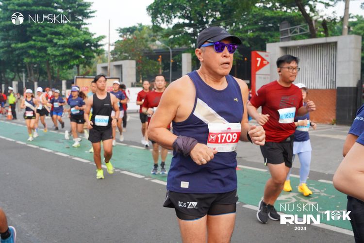 Race photo from Nu Skin Run 10K