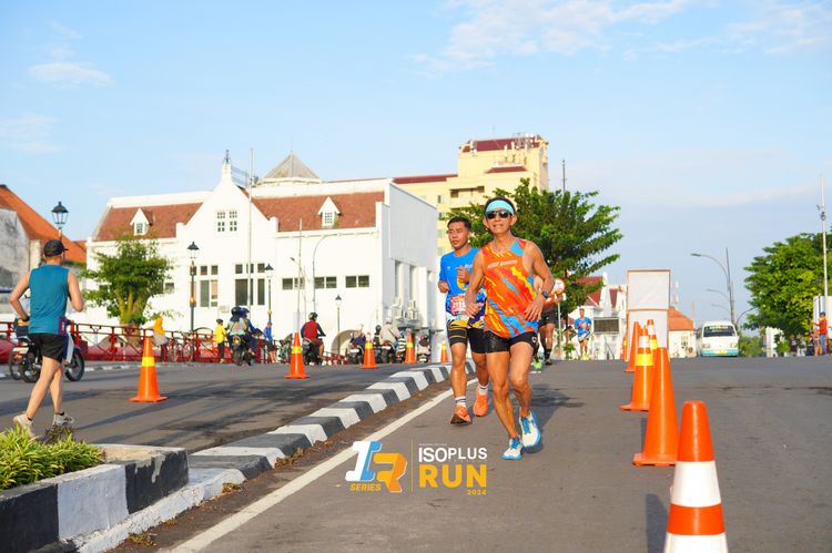 Race photo from Isoplus Run 2024 Surabaya