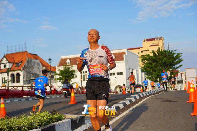 Race photo from Isoplus Run 2024 Surabaya