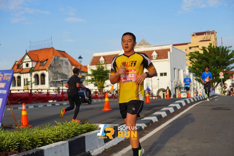 Race photo from Isoplus Run 2024 Surabaya