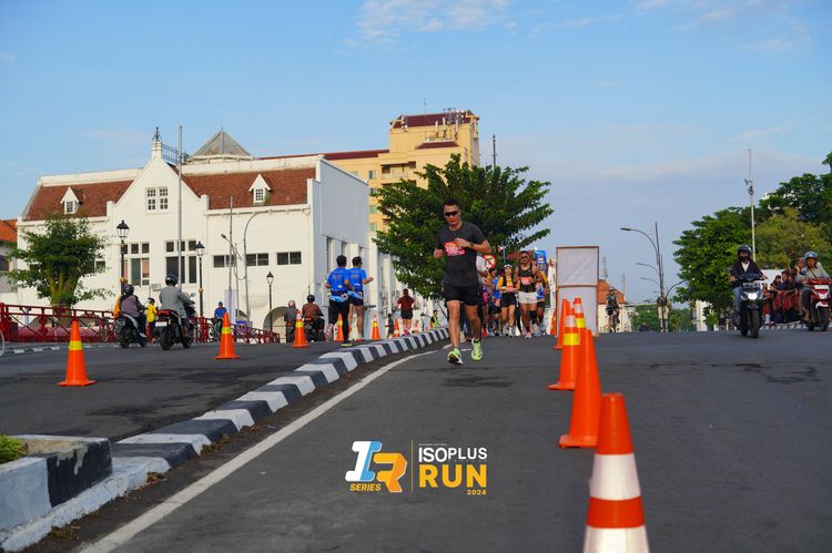 Race photo from Isoplus Run 2024 Surabaya