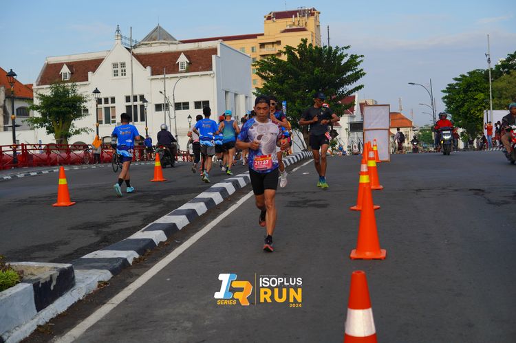 Race photo from Isoplus Run 2024 Surabaya