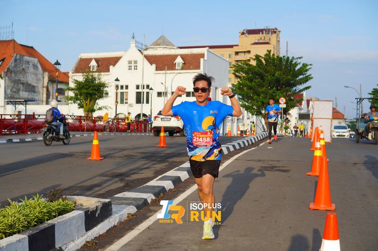 Race photo from Isoplus Run 2024 Surabaya