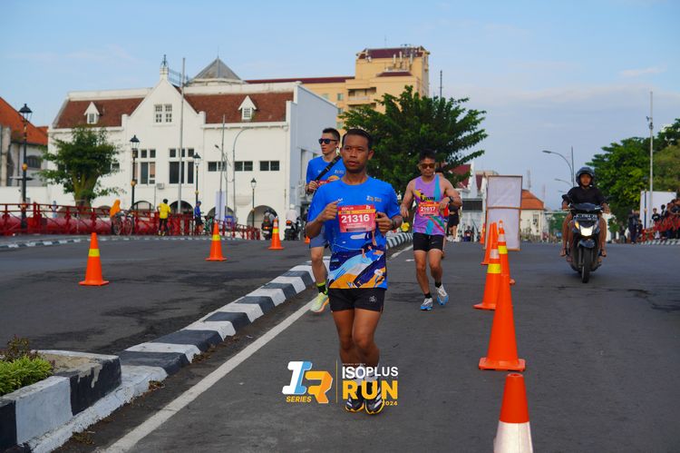 Race photo from Isoplus Run 2024 Surabaya