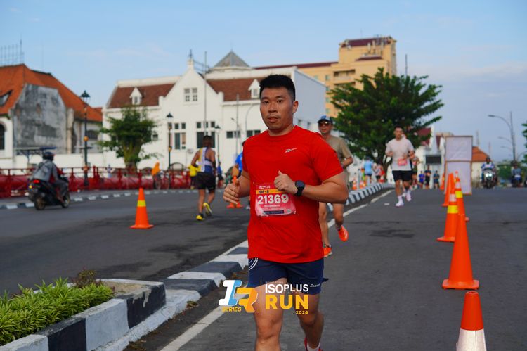 Race photo from Isoplus Run 2024 Surabaya