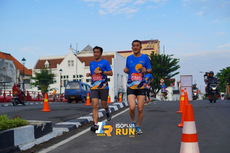 Race photo from Isoplus Run 2024 Surabaya