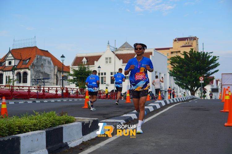 Race photo from Isoplus Run 2024 Surabaya