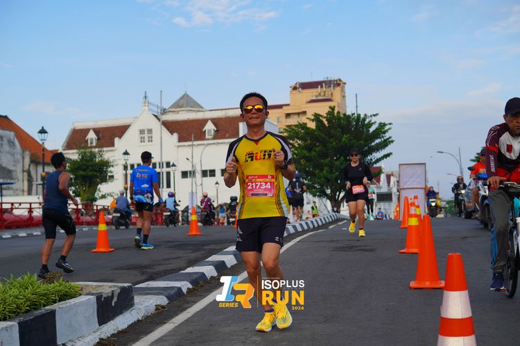 Race photo from Isoplus Run 2024 Surabaya