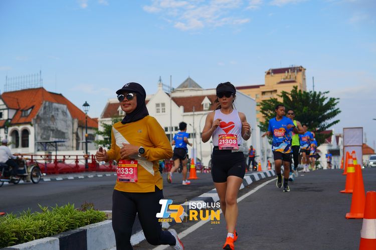 Race photo from Isoplus Run 2024 Surabaya