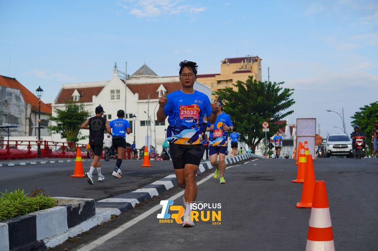 Race photo from Isoplus Run 2024 Surabaya