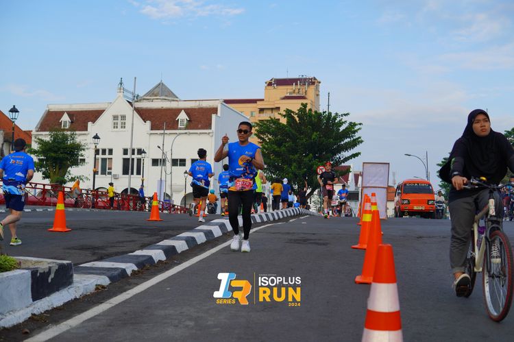 Race photo from Isoplus Run 2024 Surabaya