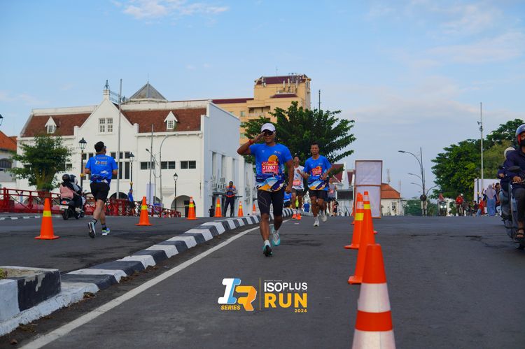 Race photo from Isoplus Run 2024 Surabaya