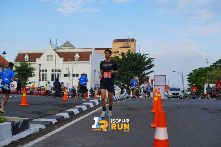 Race photo from Isoplus Run 2024 Surabaya