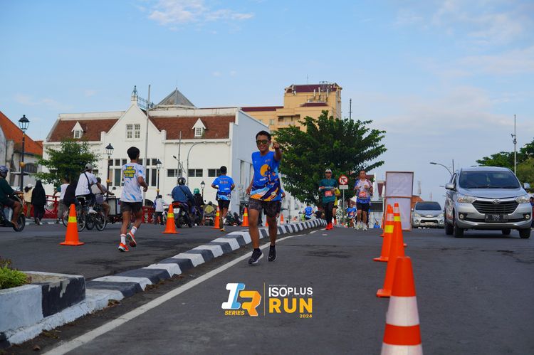 Race photo from Isoplus Run 2024 Surabaya