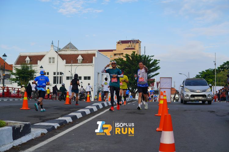 Race photo from Isoplus Run 2024 Surabaya