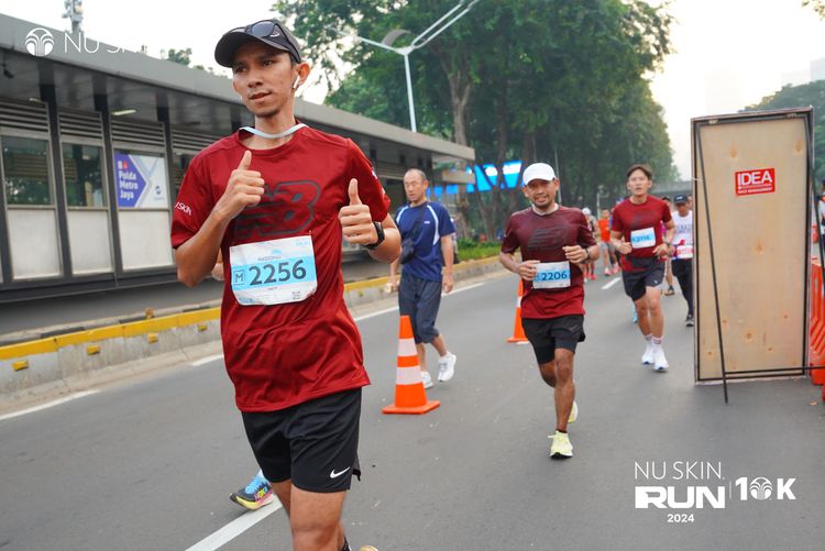 Race photo from Nu Skin Run 10K