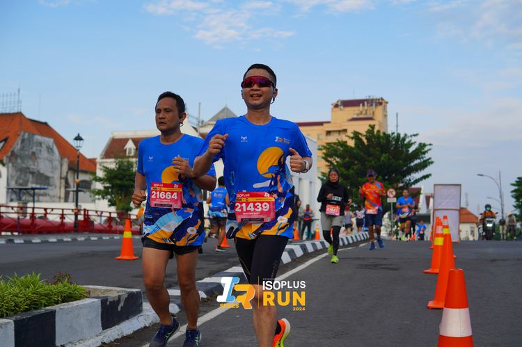 Race photo from Isoplus Run 2024 Surabaya