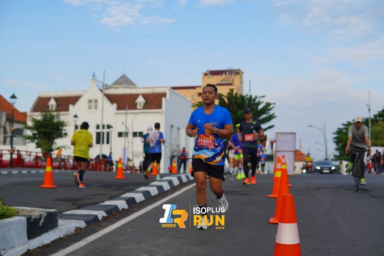 Race photo from Isoplus Run 2024 Surabaya