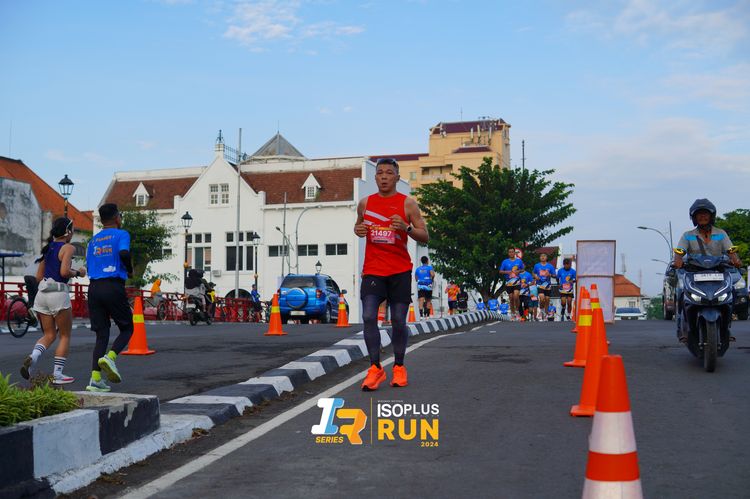 Race photo from Isoplus Run 2024 Surabaya