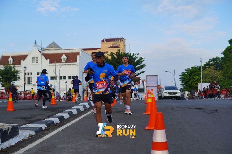 Race photo from Isoplus Run 2024 Surabaya