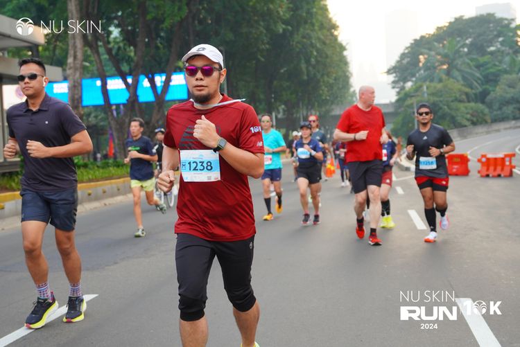 Race photo from Nu Skin Run 10K