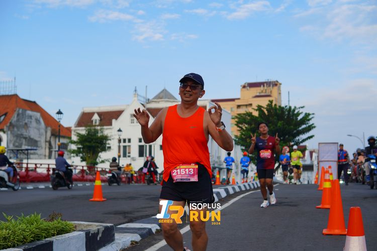 Race photo from Isoplus Run 2024 Surabaya