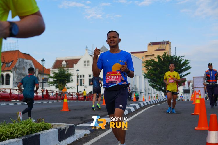Race photo from Isoplus Run 2024 Surabaya