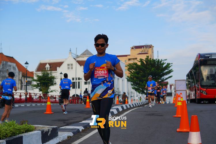 Race photo from Isoplus Run 2024 Surabaya