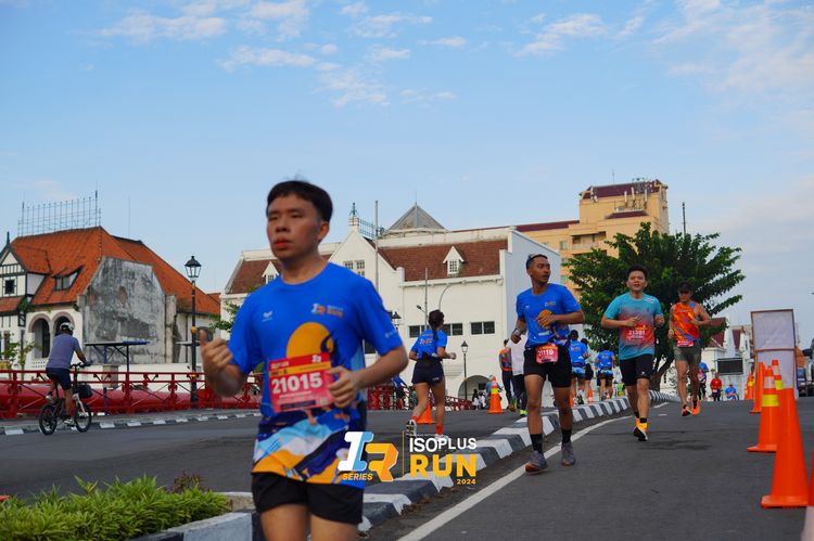 Race photo from Isoplus Run 2024 Surabaya