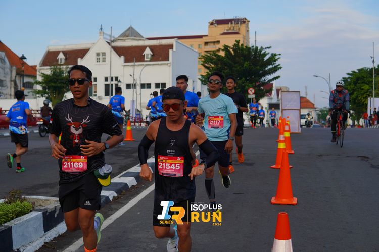 Race photo from Isoplus Run 2024 Surabaya