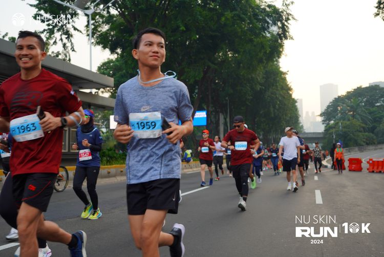 Race photo from Nu Skin Run 10K