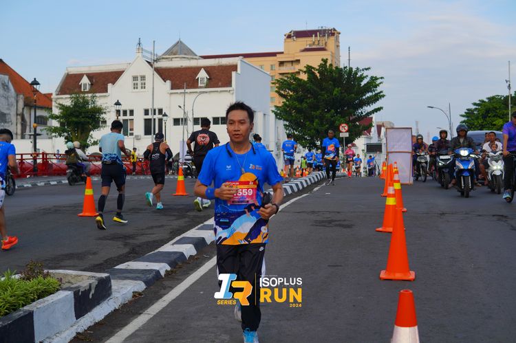 Race photo from Isoplus Run 2024 Surabaya