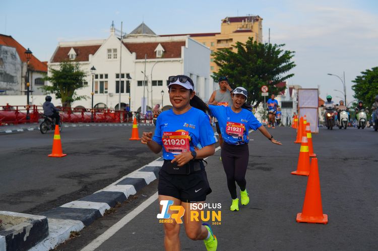 Race photo from Isoplus Run 2024 Surabaya