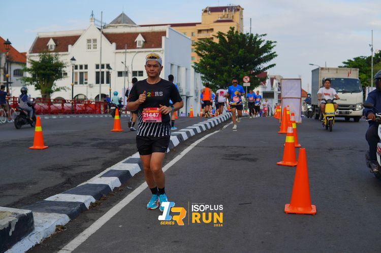 Race photo from Isoplus Run 2024 Surabaya