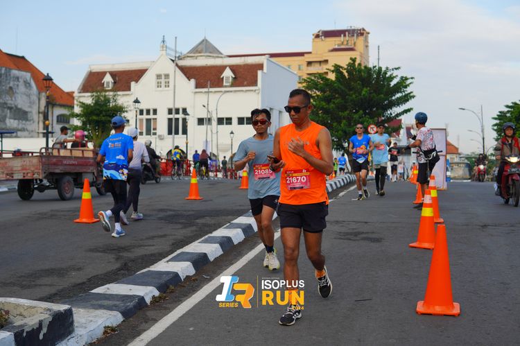 Race photo from Isoplus Run 2024 Surabaya