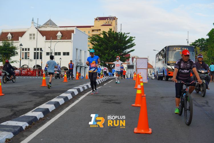 Race photo from Isoplus Run 2024 Surabaya
