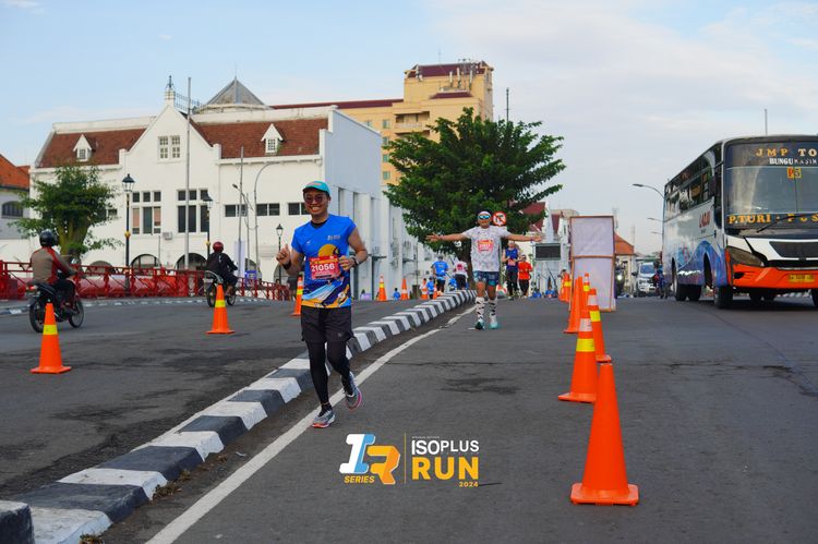 Race photo from Isoplus Run 2024 Surabaya