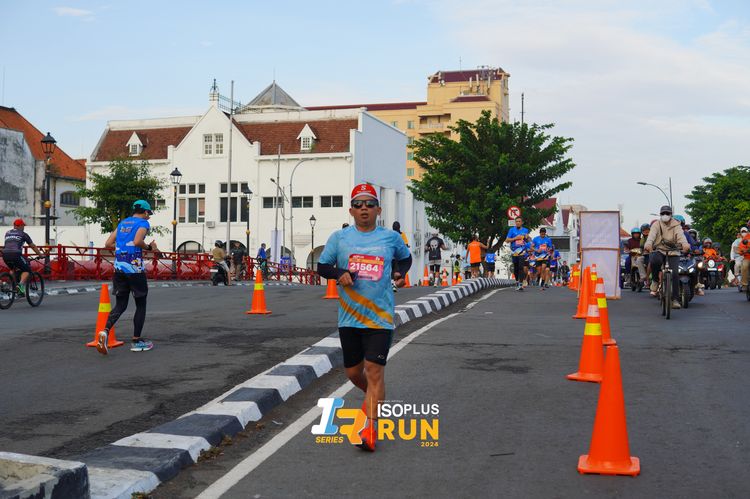 Race photo from Isoplus Run 2024 Surabaya