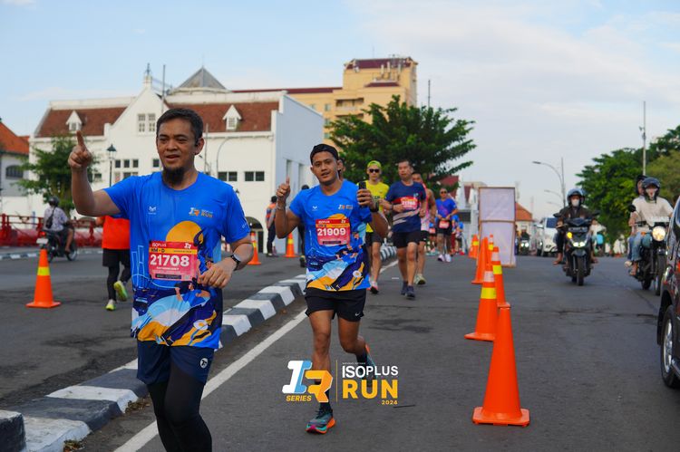 Race photo from Isoplus Run 2024 Surabaya